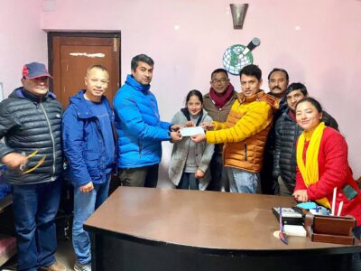 पत्रकार सुजित के.सीलाई १ लाख हस्तान्तरण