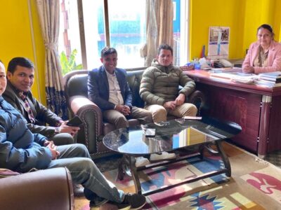 अध्यक्ष विद्रोहीसहितको टोलि र सूचना आयुक्त ओलीबीच भेटवार्ता